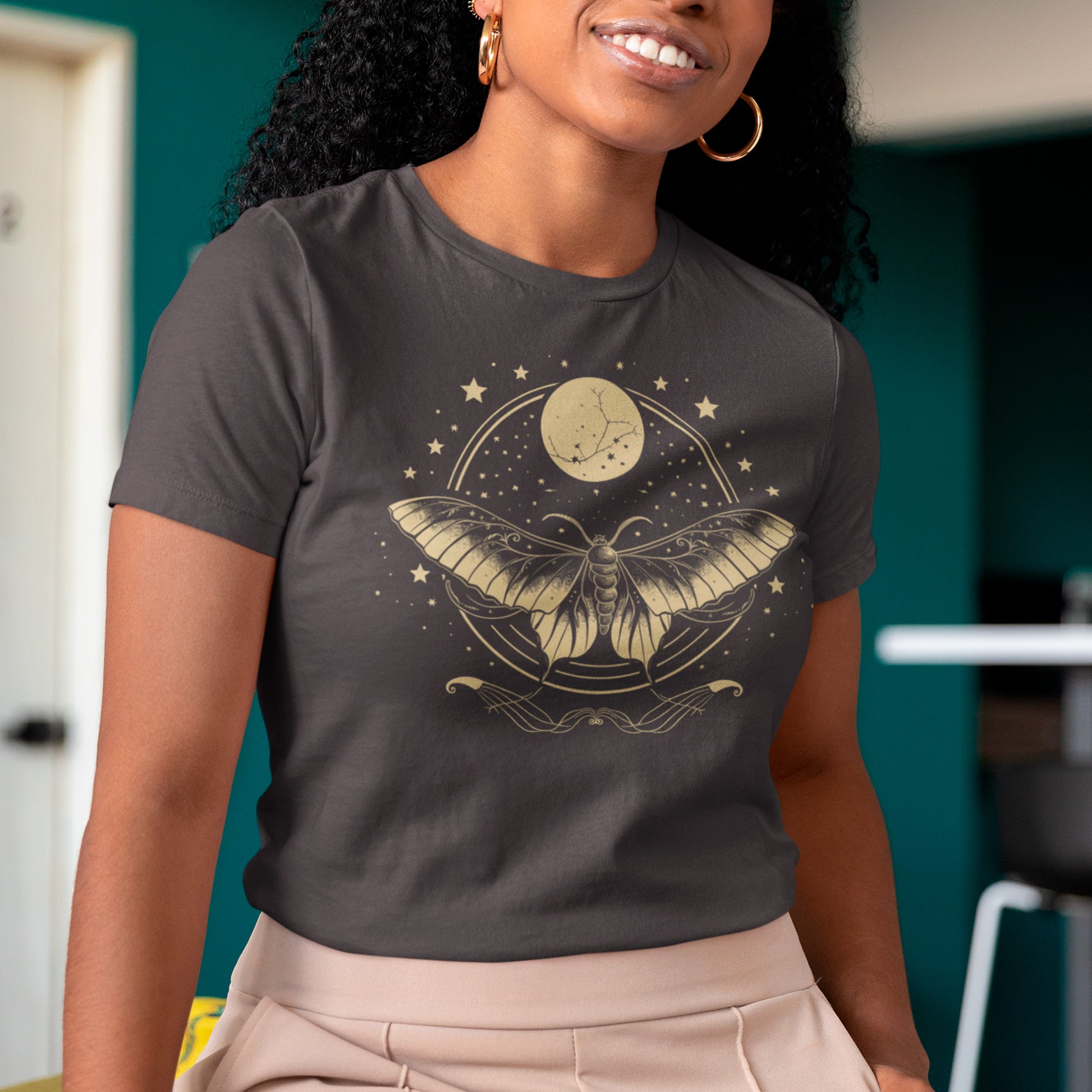 female model wearing anthracite Luna Glow Unisex organic cotton t-shirt